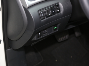 2021 1.6L XL CVTA п؅^