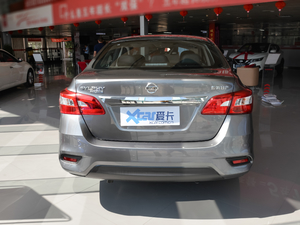 2021款经典 1.6L XL CVT豪华版 正后	
