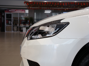 2021 1.6L XE քm ^