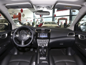 2021款经典 1.6L XL 手动豪华版 内饰全景
