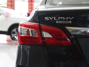 2021 1.6L XE CVTm ^