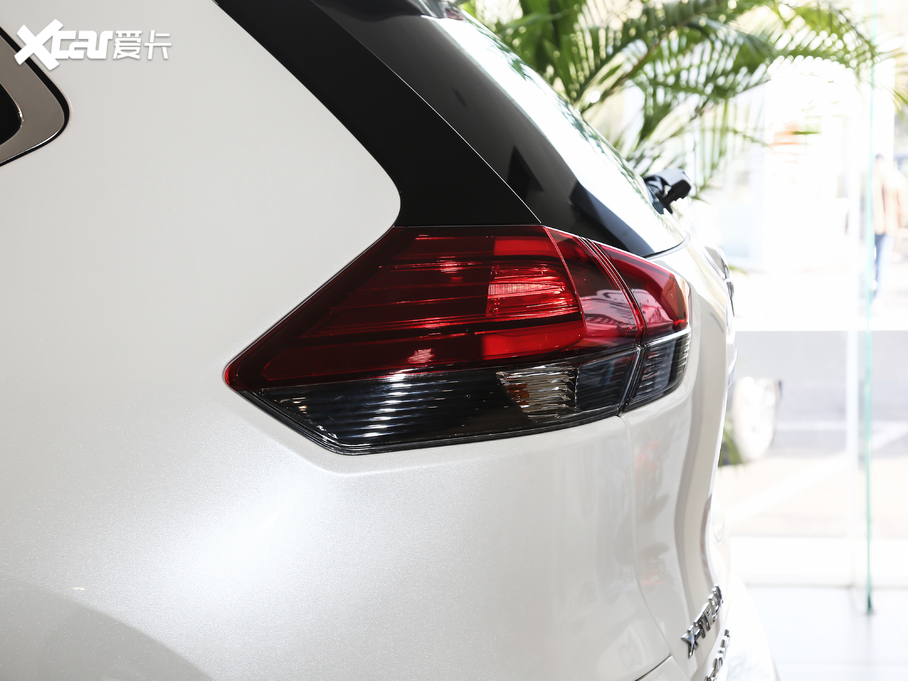 2021E 2.5L CVT 4WD XL ITSAo