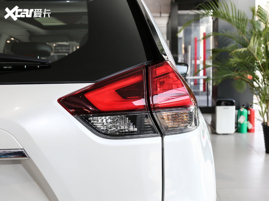 2021E 2.5L CVT 4WD XL ITSAo