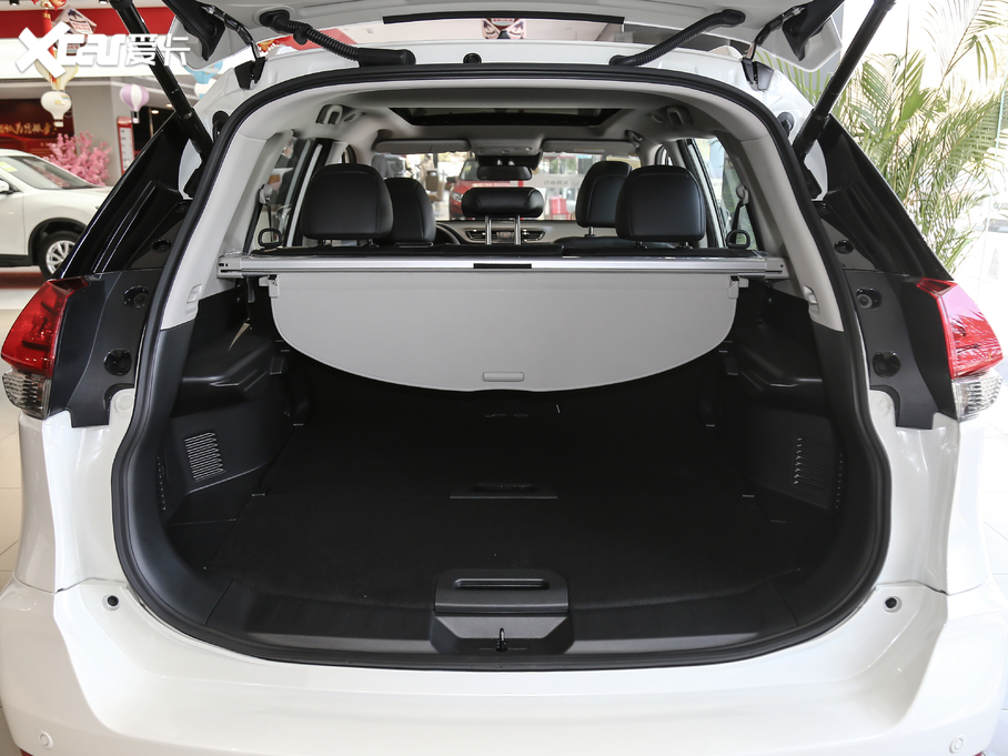 2021E 2.5L CVT 4WD XL ITSAo