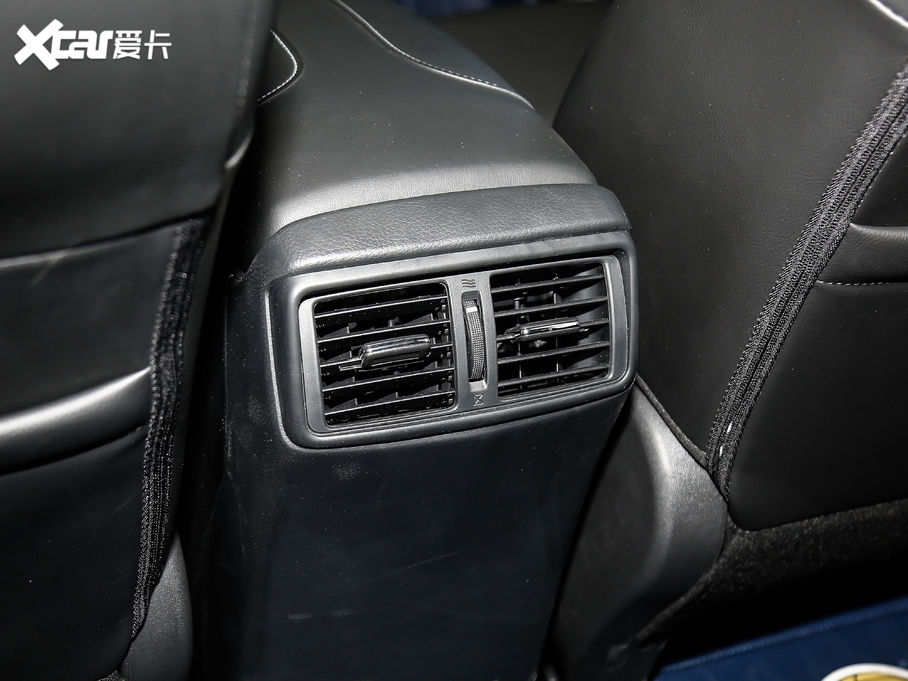 2021E 2.5L CVT 4WD XL ITSAo