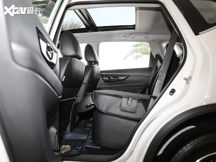 2021E 2.5L CVT 4WD XL ITSAo