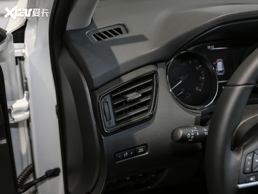 2021E 2.5L CVT 4WD XL ITSAo