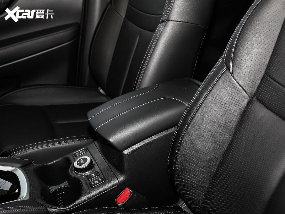 2021E 2.5L CVT 4WD XL ITSAo