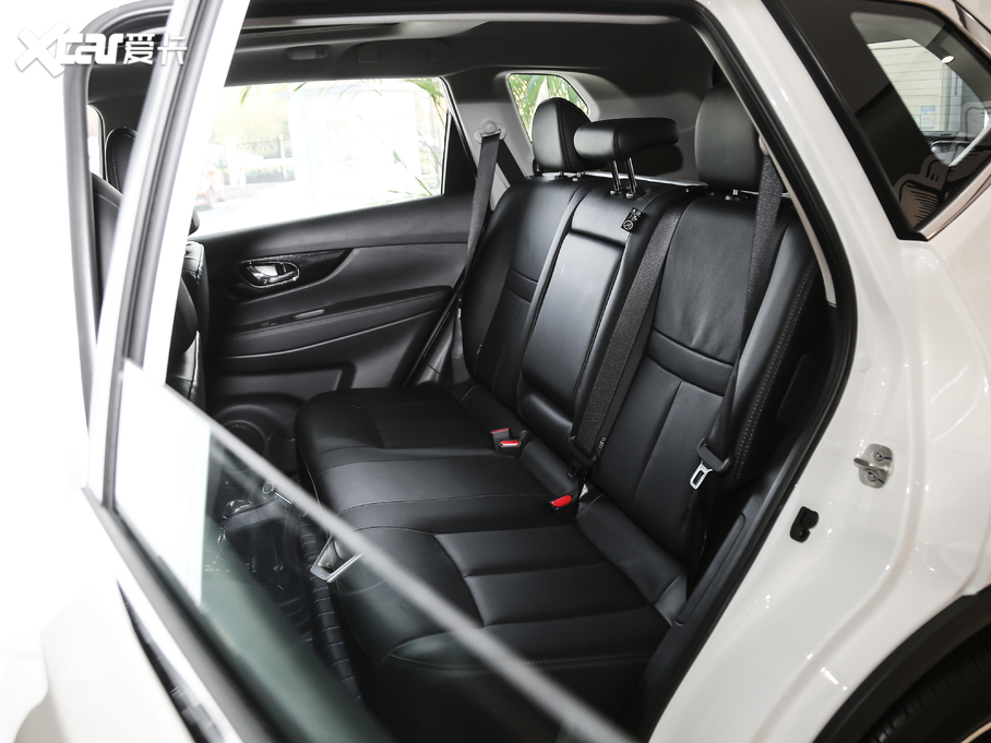 2021E 2.5L CVT 4WD XL ITSAo