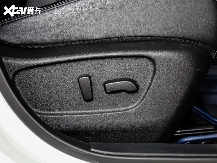 2021E 2.5L CVT 4WD XL ITSAo