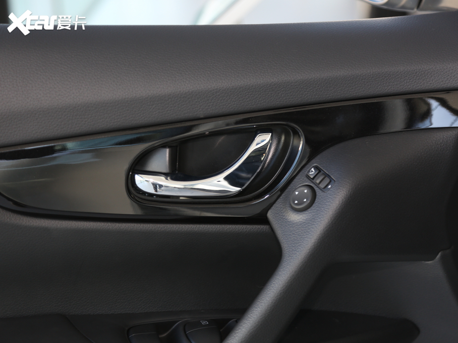 2021�����E 2.0L CVT 2WD XL Premium�����o���