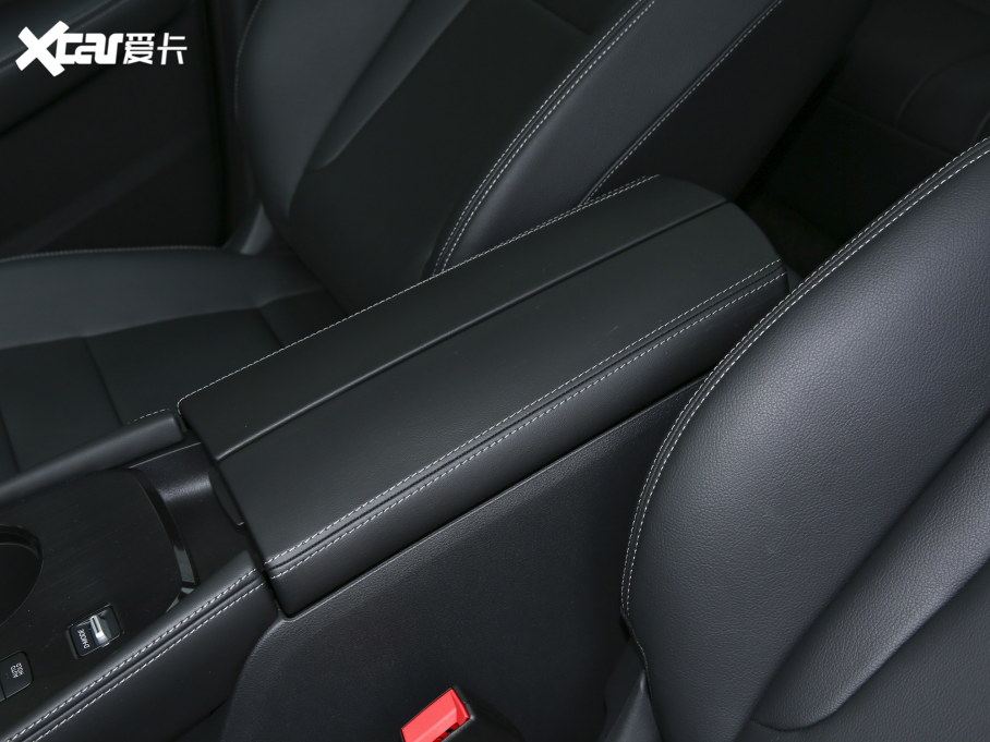 2021�����E VC-Turbo 300 CVT 2WD���A��