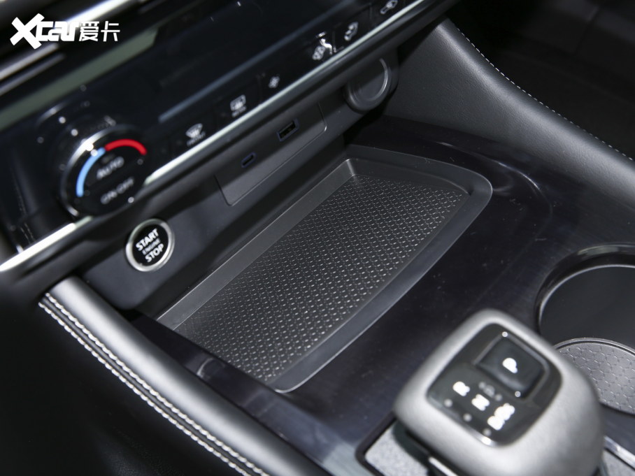 2021�����E VC-Turbo 300 CVT 2WD���A��