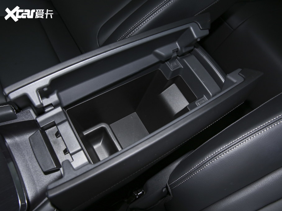 2021�����E VC-Turbo 300 CVT 2WD���A��