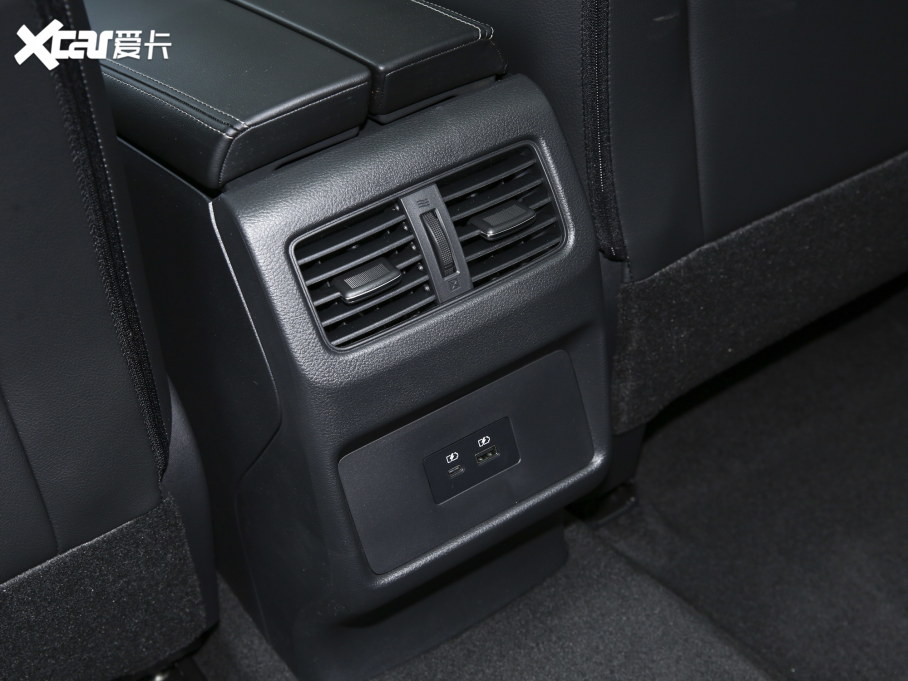 2021�����E VC-Turbo 300 CVT 2WD���A��