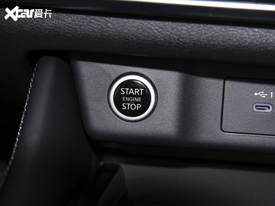 2021�����E VC-Turbo 300 CVT 2WD���A��