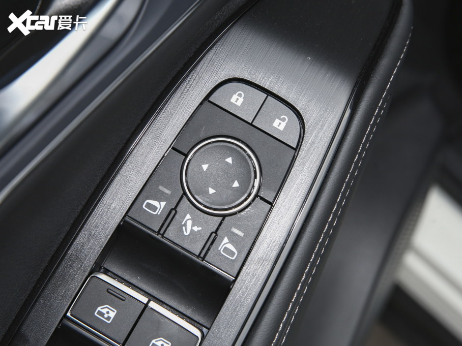 2021�����E VC-Turbo 300 CVT 2WD���A��