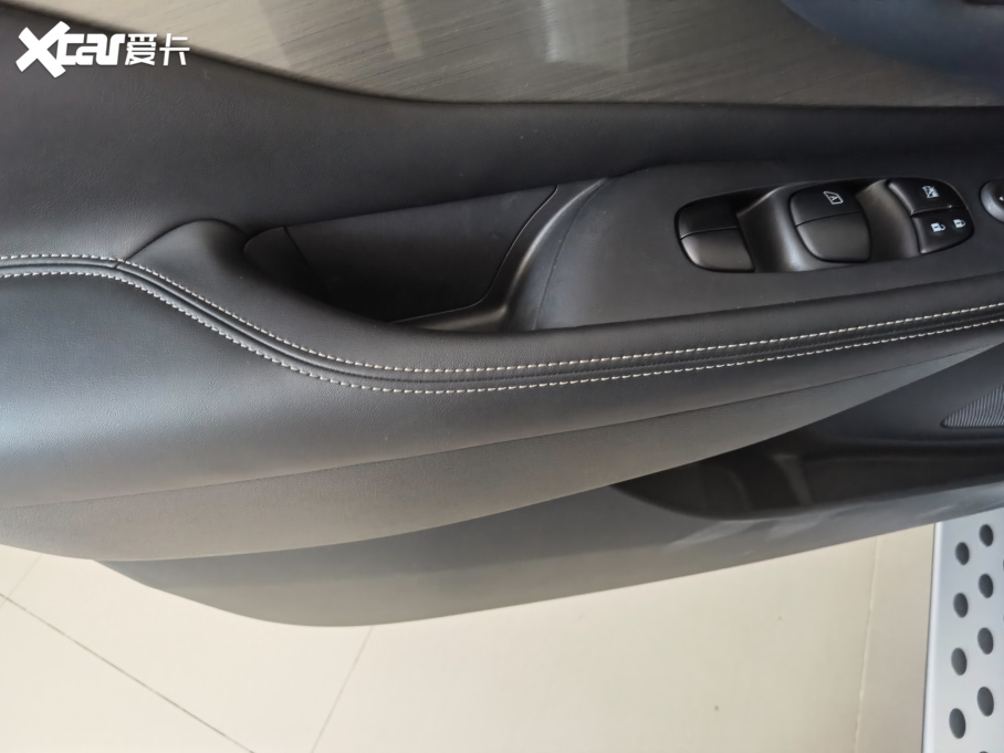 2021m 2.5L XE 򌾫Ӣ