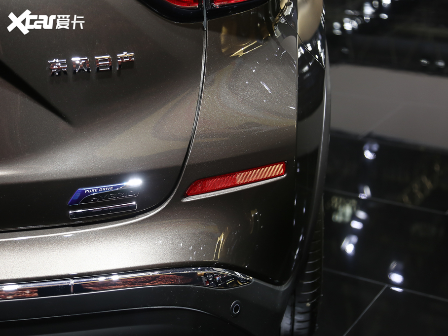 2021mHEV 2.5 S/C HEV XV Ş