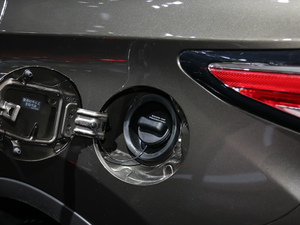 20212.5 S/C HEV XV Ş ^