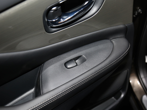 20212.5 S/C HEV XV Ş g