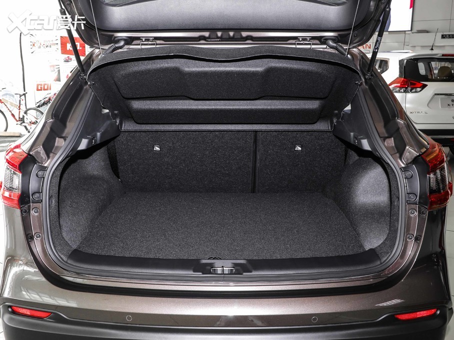 2021���п� 2.0L CVT���A��