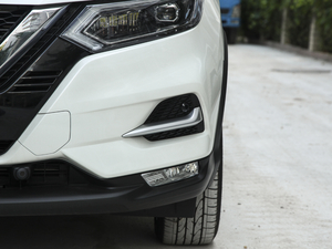 2021款2.0L CVT旗舰版  前雾灯