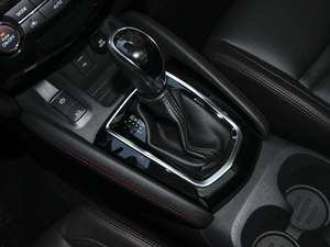 2021款2.0L CVT旗舰版  换挡杆