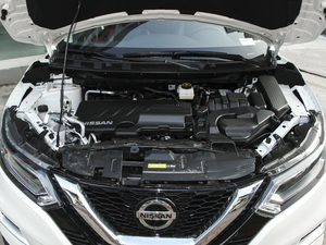 2021款2.0L CVT旗舰版  发动机
