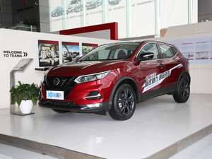 2021款2.0L CVT豪华版 暗夜选装包 左前45度