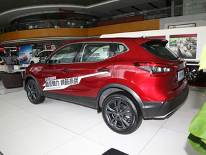 2021款2.0L CVT豪华版 暗夜选装包 左后45度