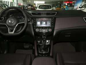 2021款2.0L CVT豪华版 暗夜选装包 中控台