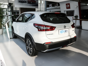 2021款2.0L CVT豪华版 左后45度