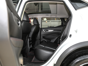 2021款2.0L CVT豪华版 后排空间