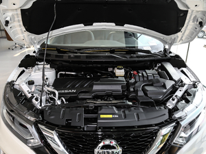 2021款2.0L CVT豪华版 发动机