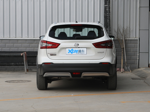 2021款2.0L CVT豪华领航版 正后	