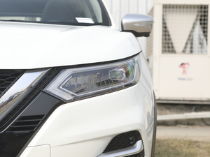 2021款2.0L CVT豪华领航版 大灯