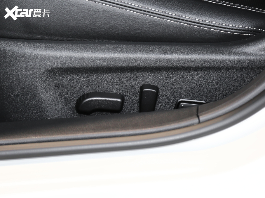 2021[ 2.0L XL Upper AD1 I