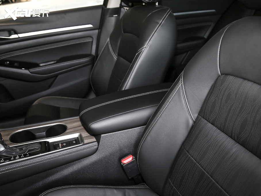 2021[ 2.0L XL Upper AD1 I