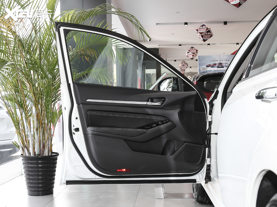 2021[ 2.0L XL Upper AD1 I