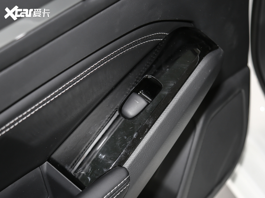 2021[ 2.0L XL Upper AD1 I