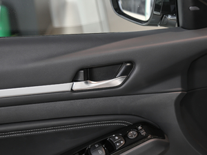 20212.0L XL Upper AD1 I g