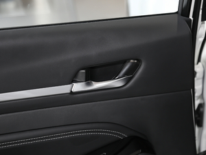 20212.0L XL Upper AD1 I g