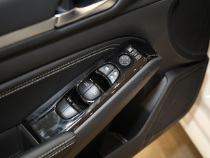 20212.0T XL Upper AD1 I п؅^