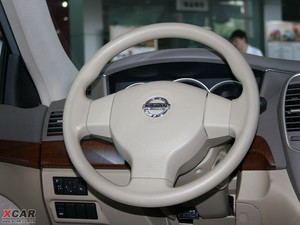 2010款1.6L AT 舒适版 方向盘