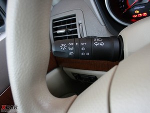 2010款1.6L AT 舒适版 中控区