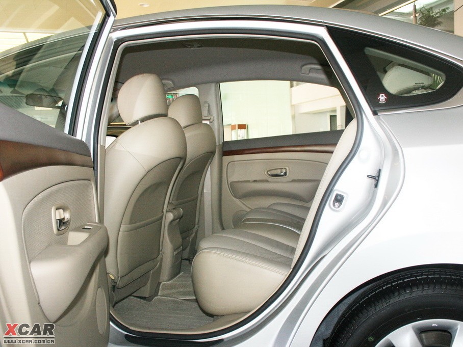 2010܎ 2.0L CVT Ƽ