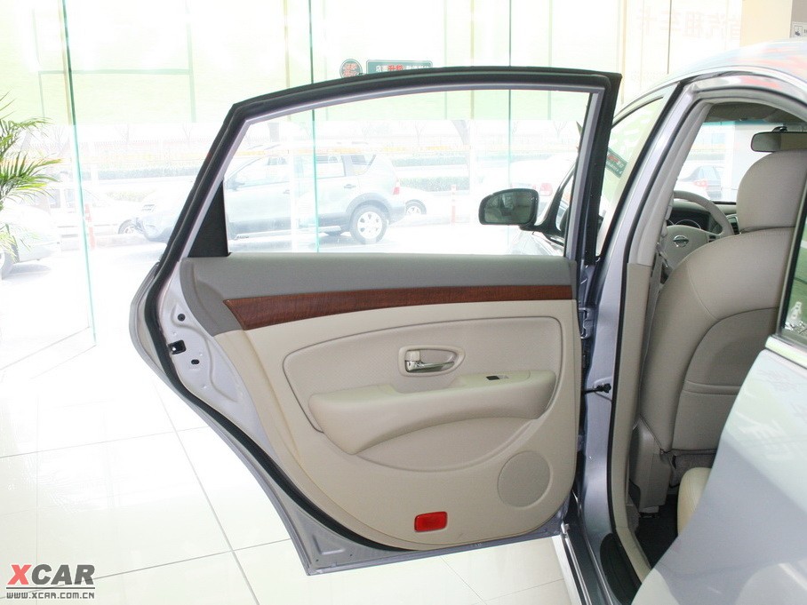 2010܎ 2.0L CVT Ƽ