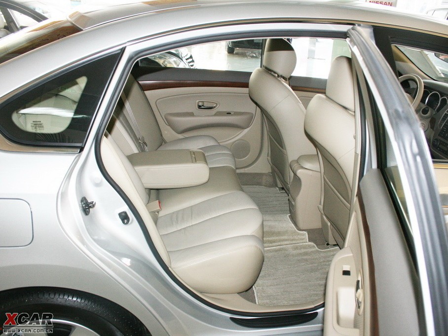 2010܎ 2.0L CVT Ƽ
