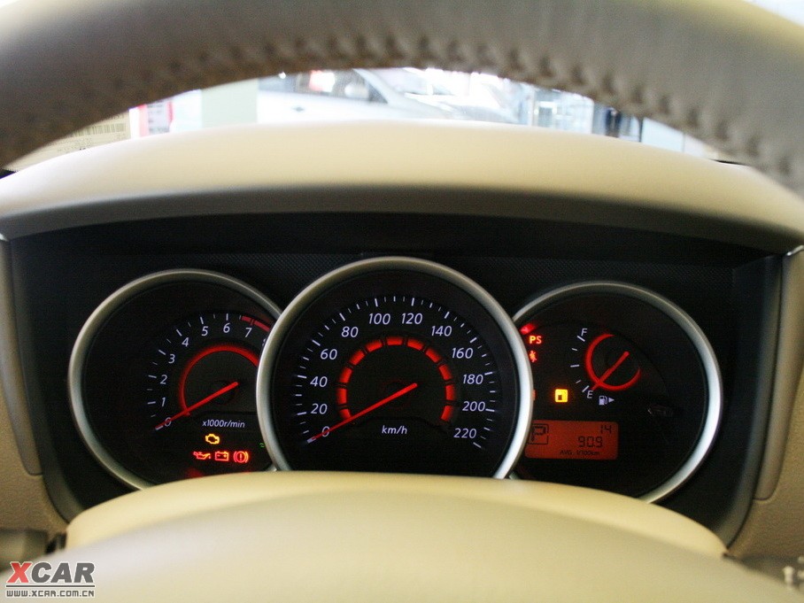2010܎ 2.0L CVT Ƽ